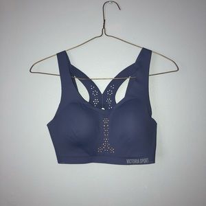 Victoria Secret Sports bra (Never been Used)